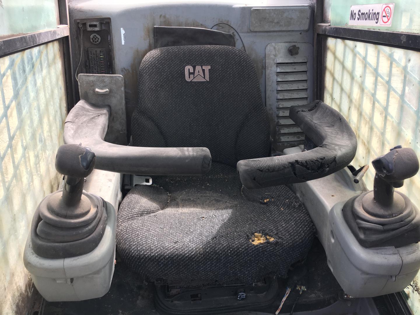 ./imagenes/INVOICE/2019/15849/MINICARGADOR  CAT 246C (21).JPG